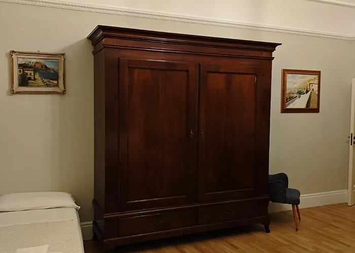 Dimora Antica Bed & Breakfast 3*